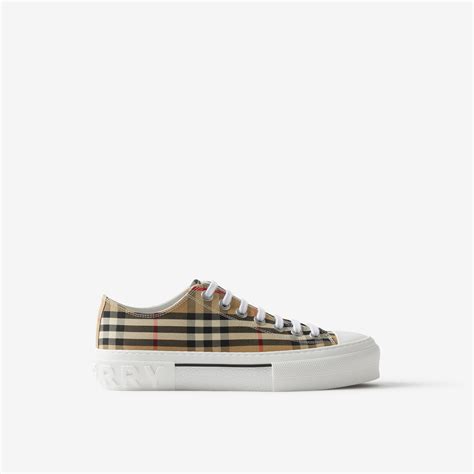 burberry sneakers news